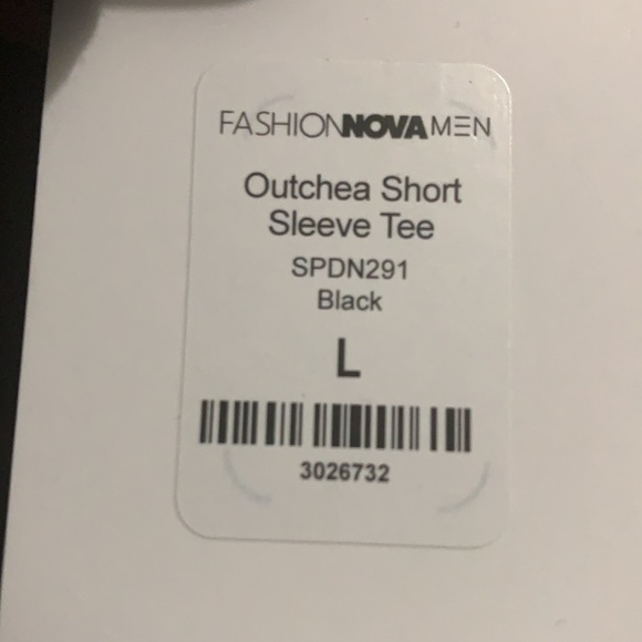 Black and red “outchea” fashion Nova T-shirt - Picture 2 of 2